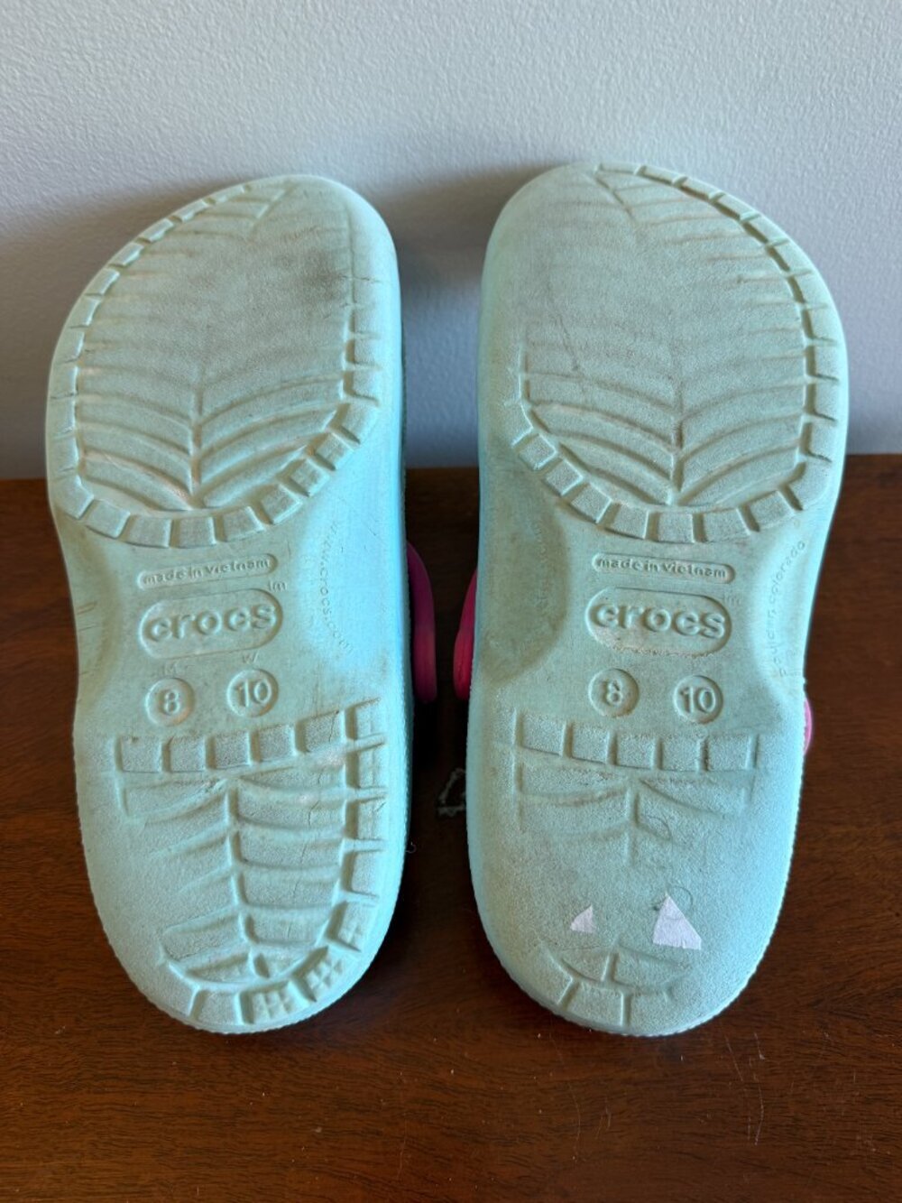 Crocs Classic Clogs Blue & Pink Unisex Men's Size 8 Comfort Shoes - Picture 5 of 5